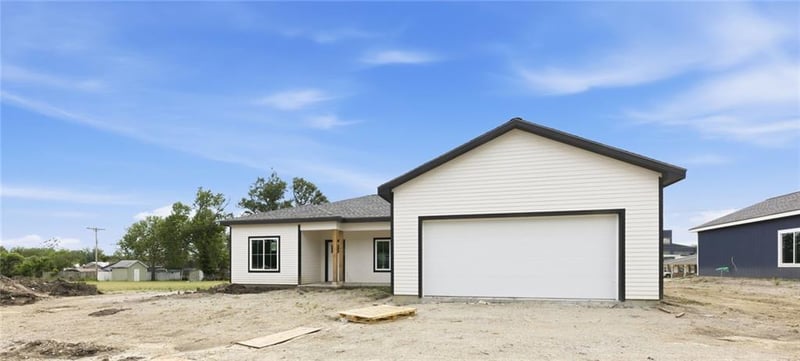 920 5th Street Ter, Osawatomie, KS 66064