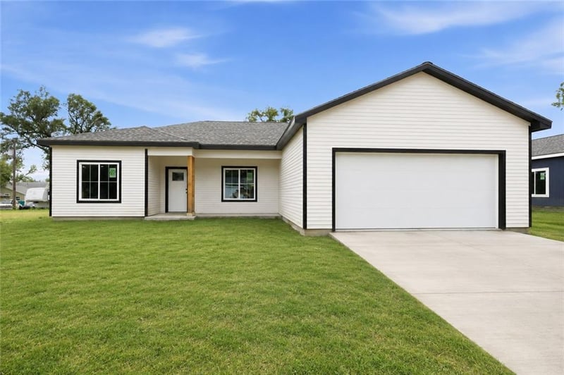 920 5th Street Ter, Osawatomie, KS 66064