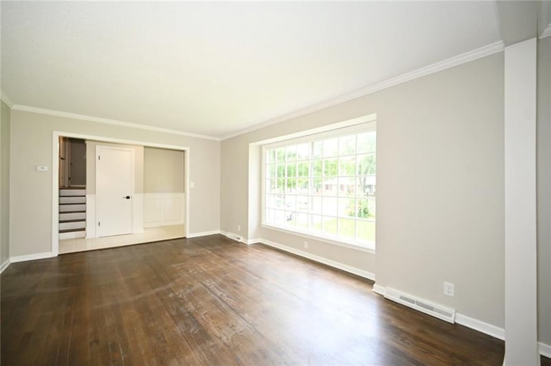 1710 68th St, Kansas City, MO 64118