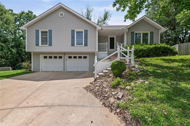 6215 65th St, Kansas City, MO 64151