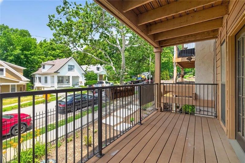 4727 Jarboe St #104, Kansas City, MO 64112