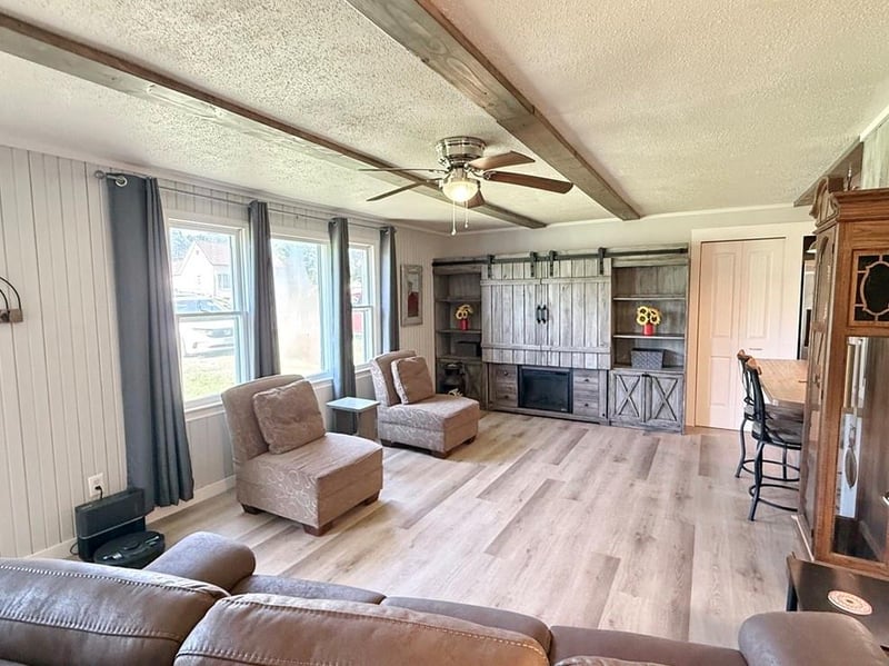 322 Lafayette St, El Dorado Springs, MO 64744