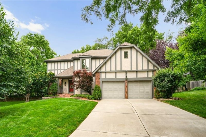 7616 Slater St, Overland Park, KS 66204