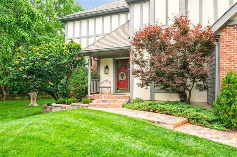 7616 Slater St, Overland Park, KS 66204
