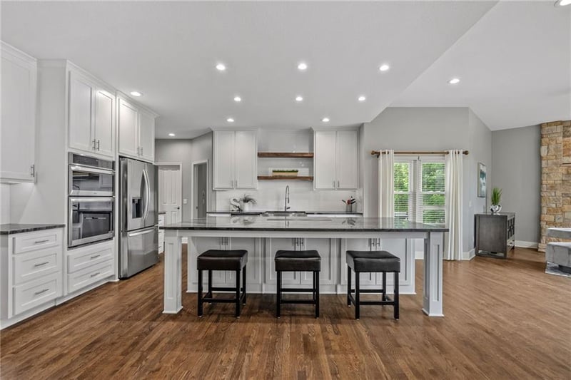 5307 165th Ter, Overland Park, KS 66085