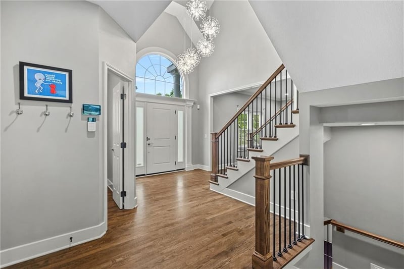 5307 W 165th Ter, Overland Park, KS 66085