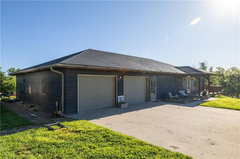 20449 Us 169 Hw, St Joseph, MO 64505