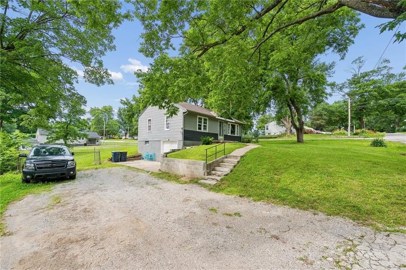 4801 NE 46th Ter, Kansas City, MO 64117