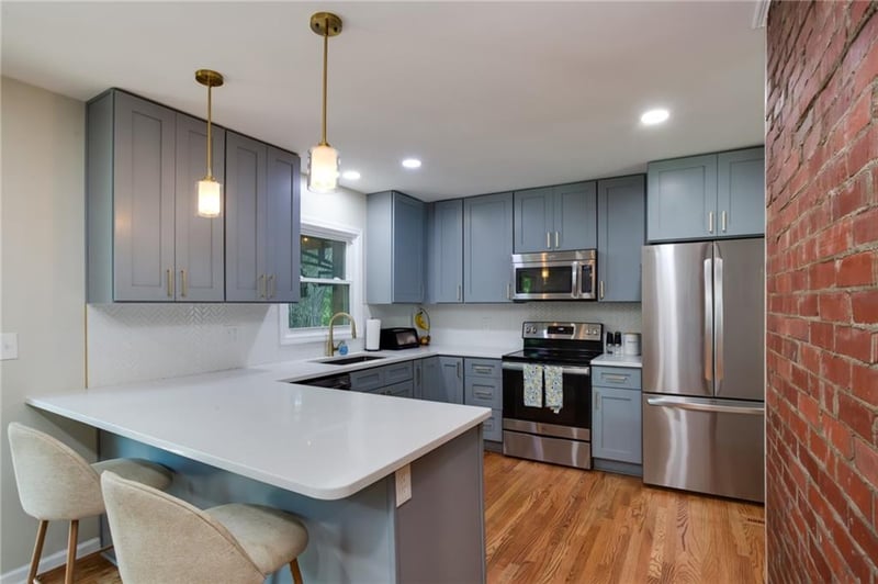 5523 70th Ter, Prairie Village, KS 66208