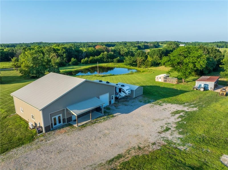 2952 Hedge Rd, Maysville, MO 64469