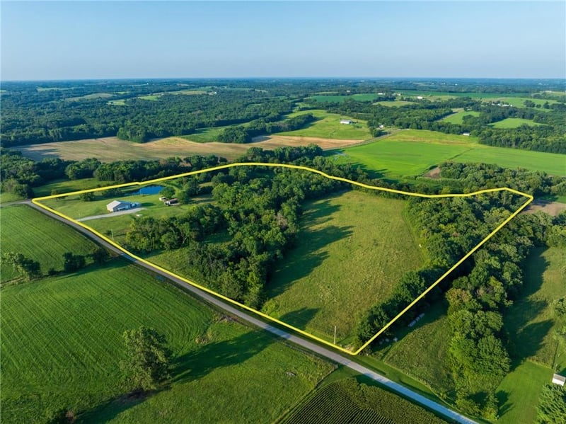 2952 Hedge Rd, Maysville, MO 64469