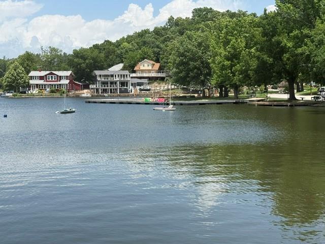 708 Lake Forest Dr, Bonner Springs, KS 66012