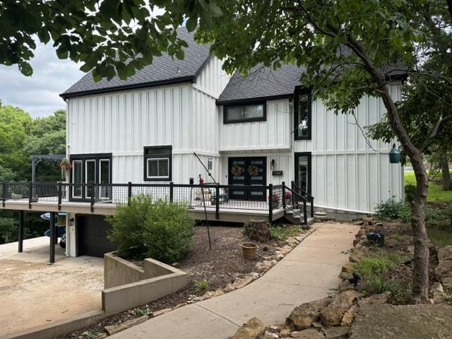 708 Lake Forest Dr, Bonner Springs, KS 66012