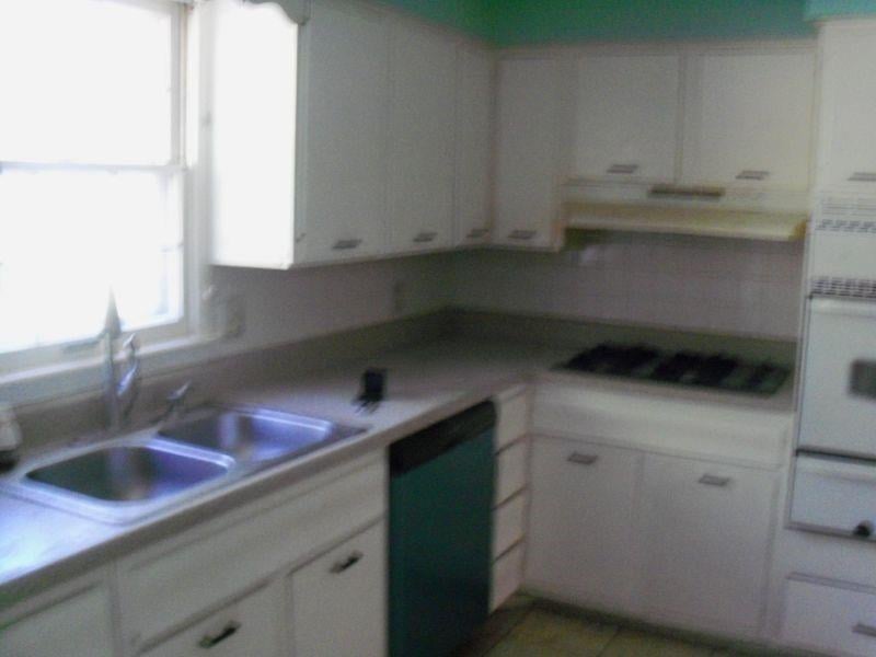 1222 Safari Dr, St Joseph, MO 64506