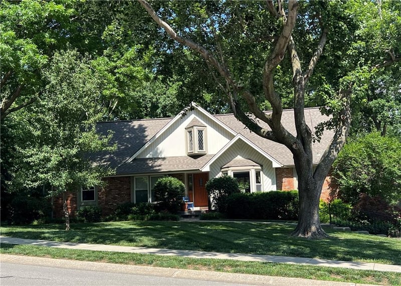1144 Camelot Dr, Liberty, MO 64068