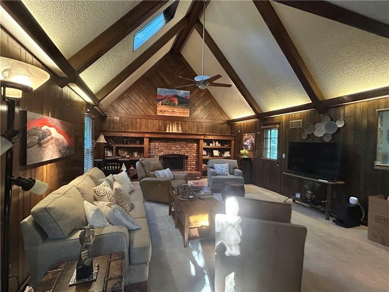 1144 Camelot Dr, Liberty, MO 64068