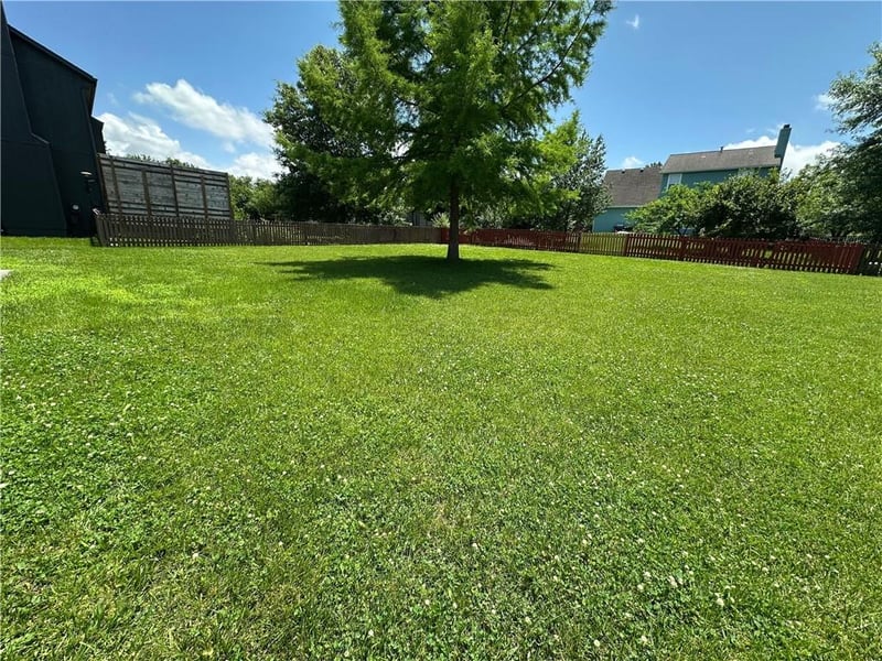 17571 162nd St, Olathe, KS 66062