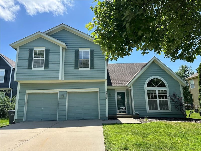 17571 162nd St, Olathe, KS 66062