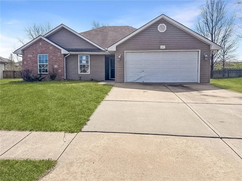 441 Sw Laura Ln, Kansas City, MO 64029