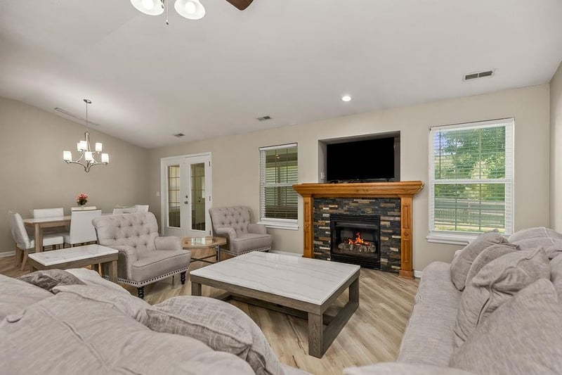 16705 Freeman Dr, Basehor, KS 66007