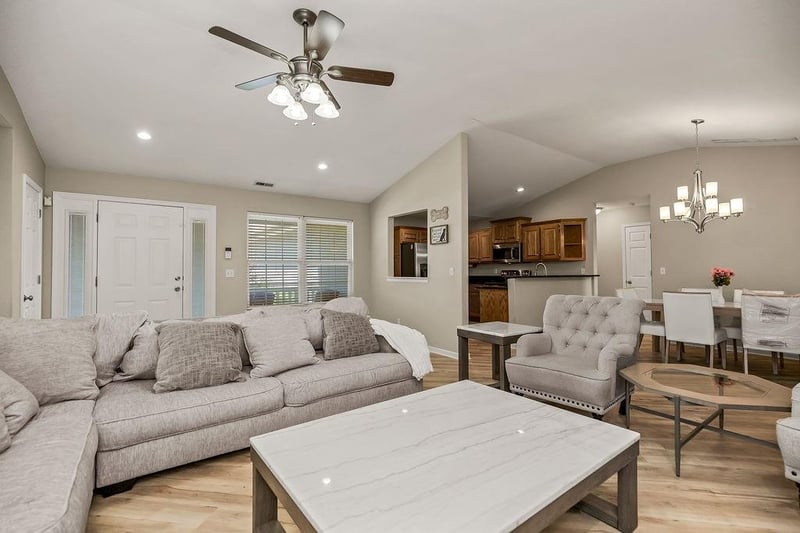 16705 Freeman Dr, Basehor, KS 66007