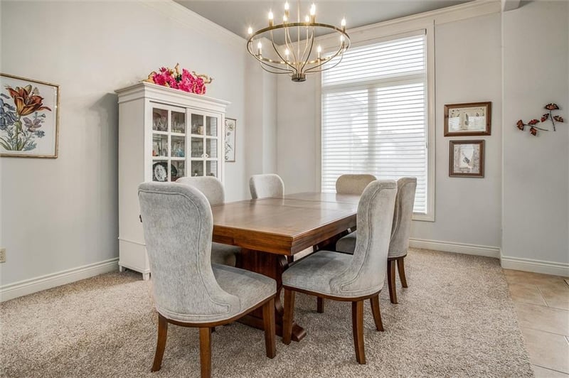 400 Stillwater Dr, Lee's Summit, MO 64063