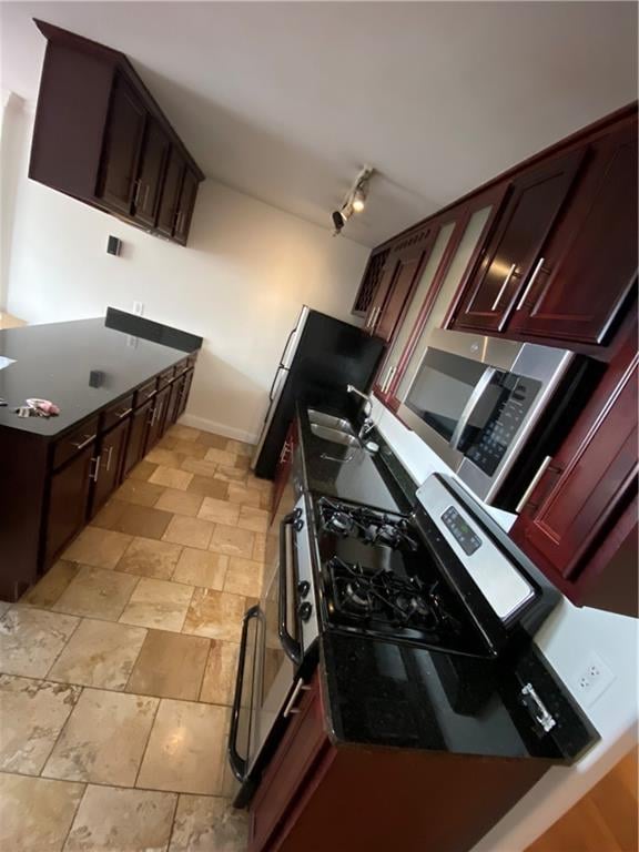 700 E 8th St #11 H, Kansas City, MO 64106