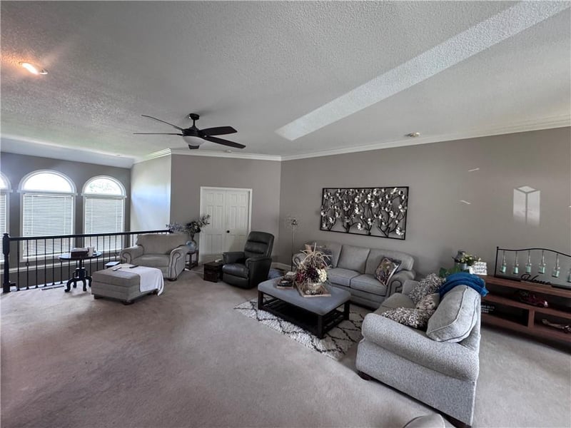 2105 Wall St, Blue Springs, MO 64015