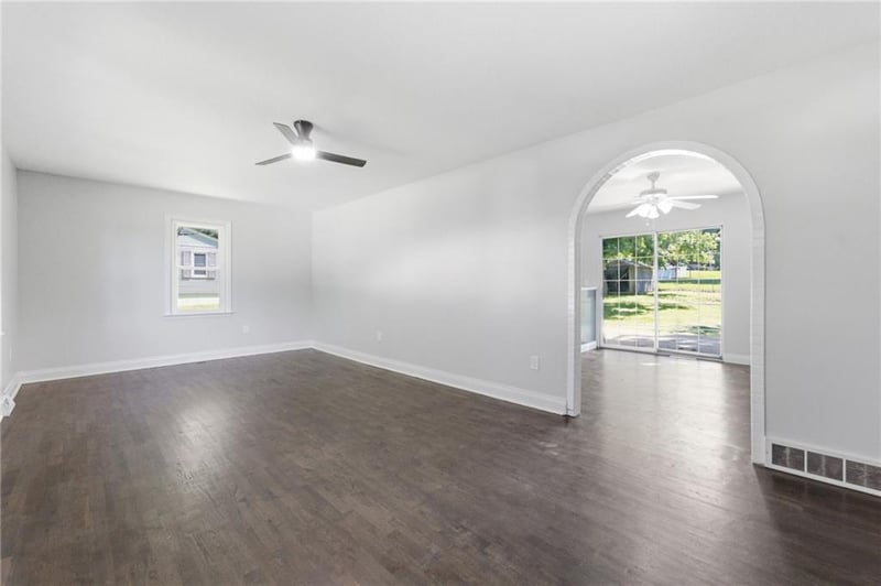1813 Farview Dr, Independence, MO 64058