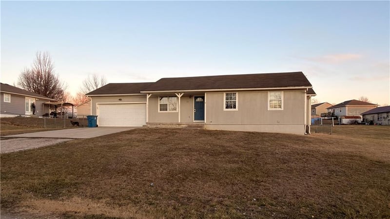 73 NW 291st Rd, Centerview, MO 64019
