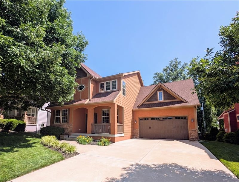321 Creekwood Dr, Liberty, MO 64068