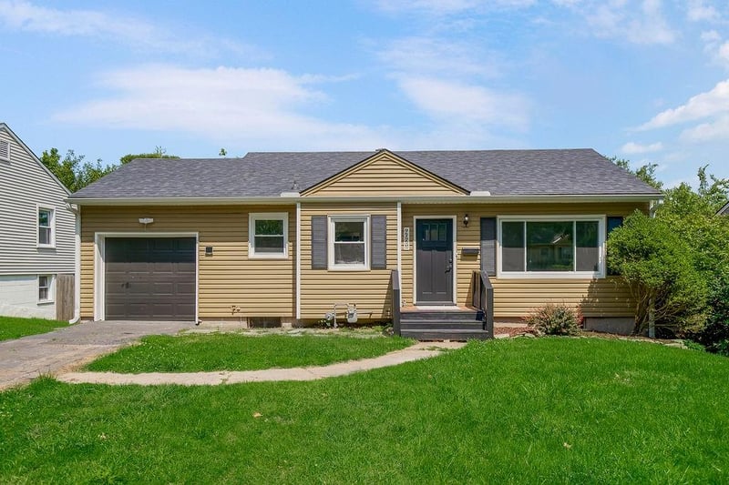 4921 Briar St, Roeland Park, KS 66205