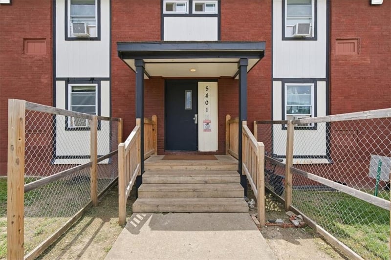 5401 27th Ter, Kansas City, MO 64128