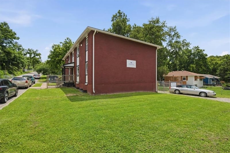 5401 27th Ter, Kansas City, MO 64128