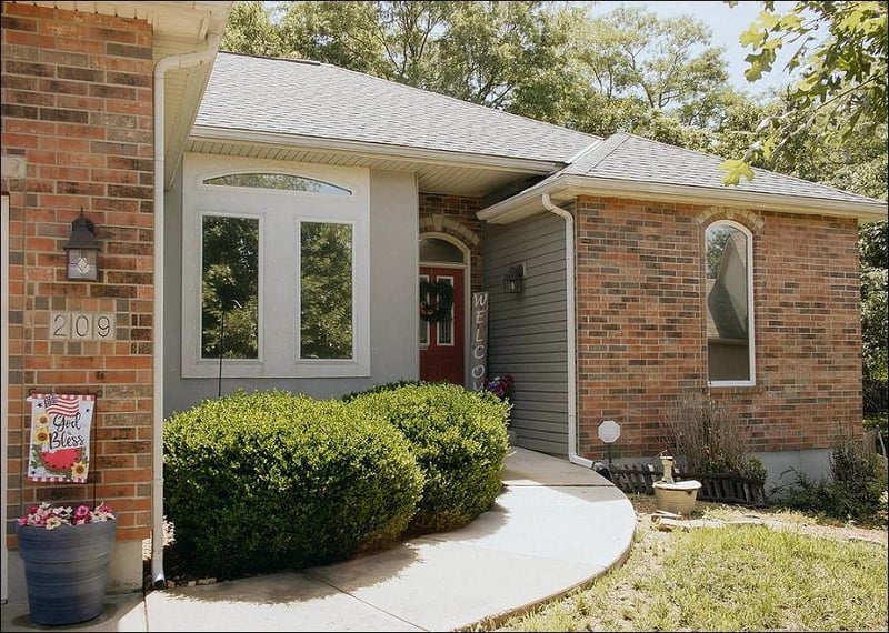 209 Westgate Cir, Warrensburg, MO 64093