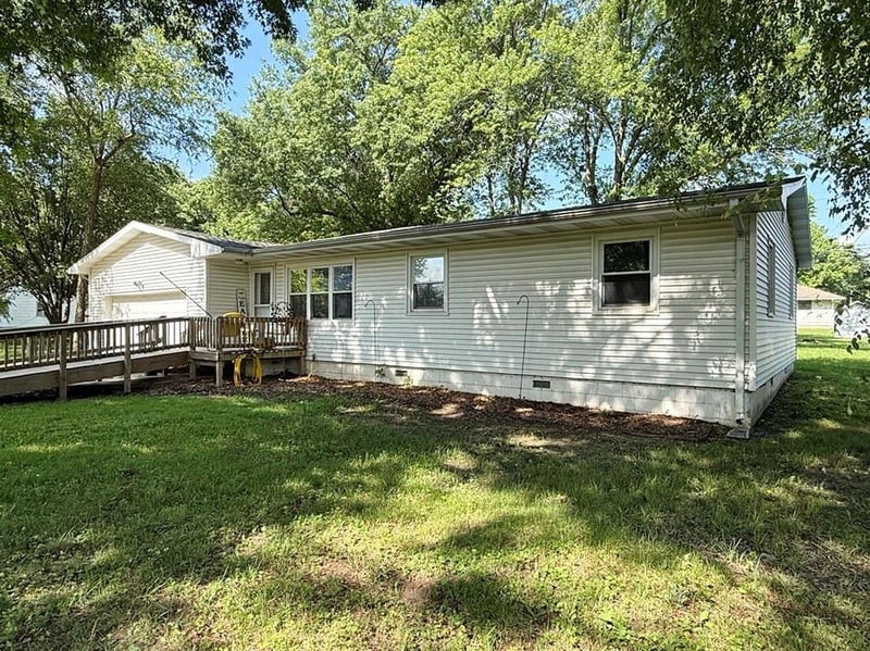 1608 Ely Dr, El Dorado Springs, MO 64744