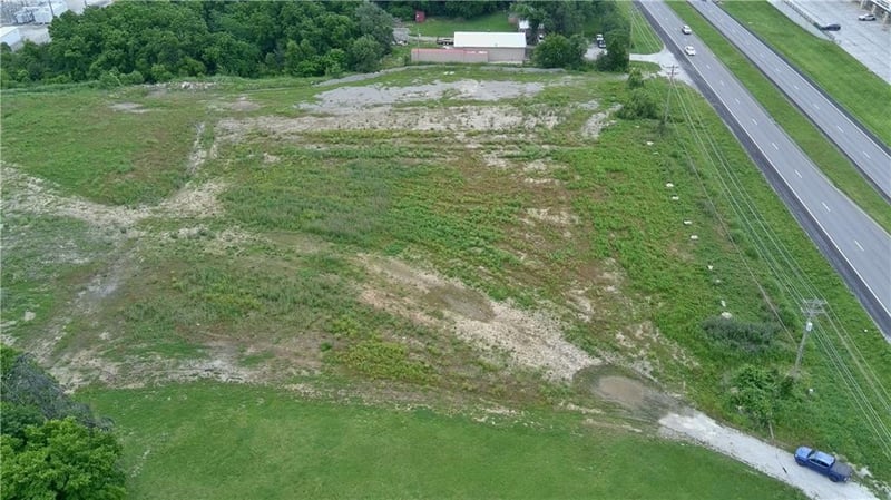 17318 E Hwy 40 Hw, Independence, MO 64055