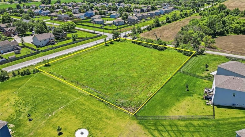 Harper Rd, Peculiar, MO 64078