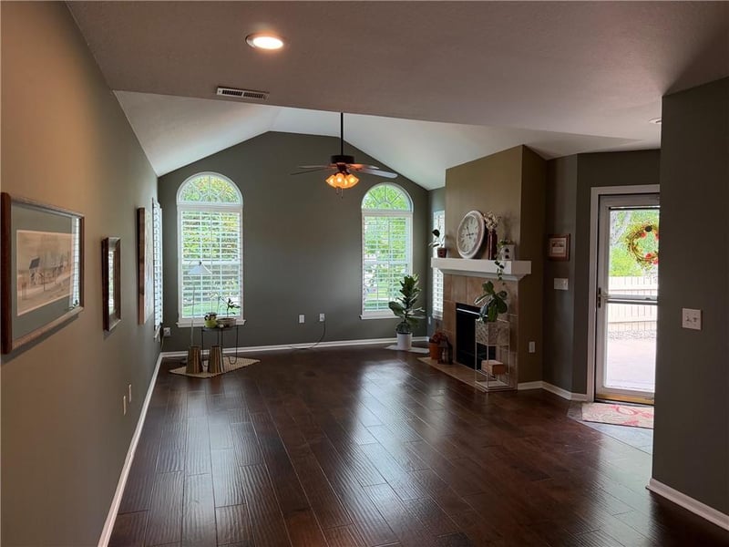 13944 Kenneth Ct, Leawood, KS 66224