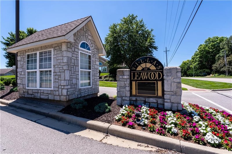 13944 Kenneth Ct, Leawood, KS 66224