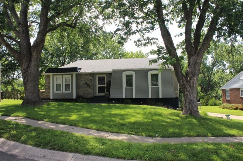 809 Arlington Pl, Blue Springs, MO 64015