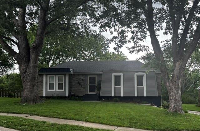 809 Arlington Pl, Blue Springs, MO 64015