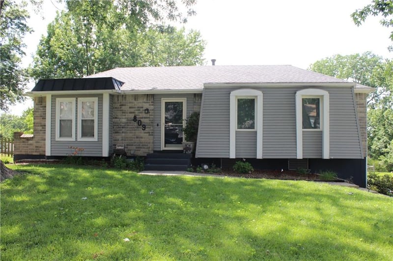 809 Arlington Pl, Blue Springs, MO 64015