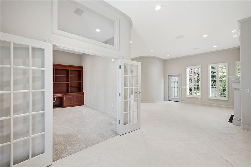 4989 W 150th Pl, Leawood, KS 66224