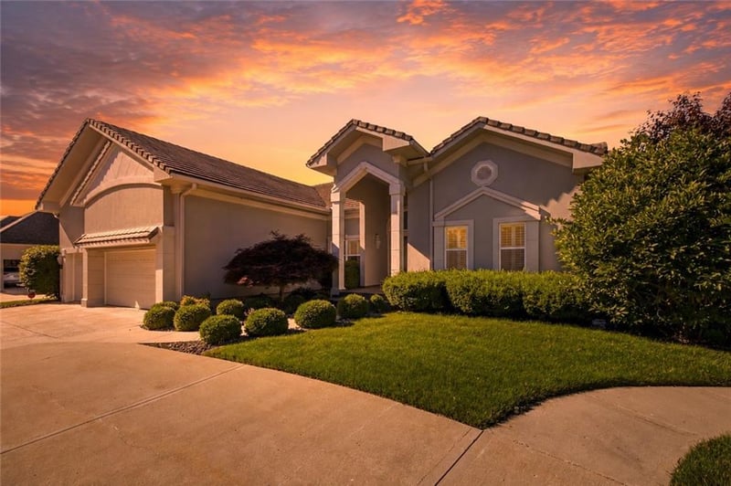 4989 W 150th Pl, Leawood, KS 66224
