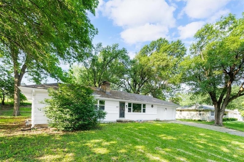 11809 48th Ter, Kansas City, MO 64133