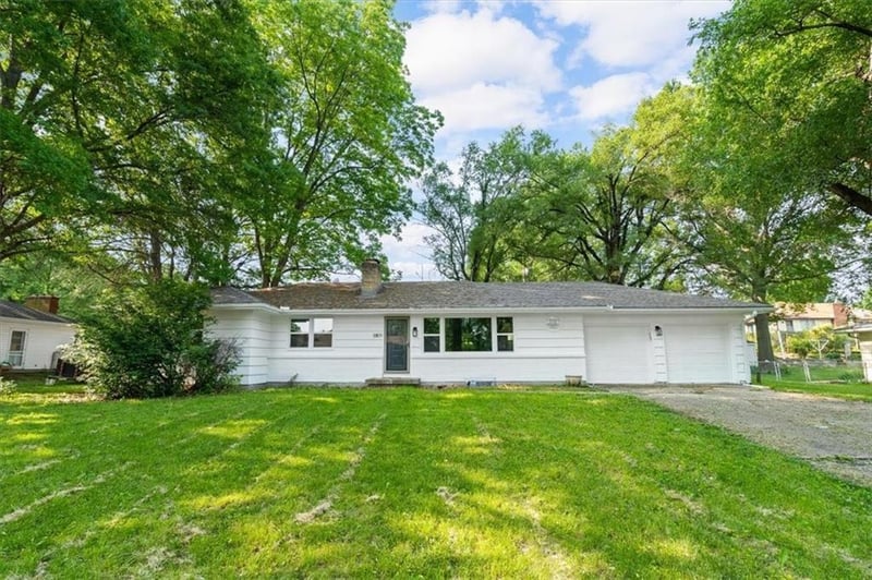11809 48th Ter, Kansas City, MO 64133