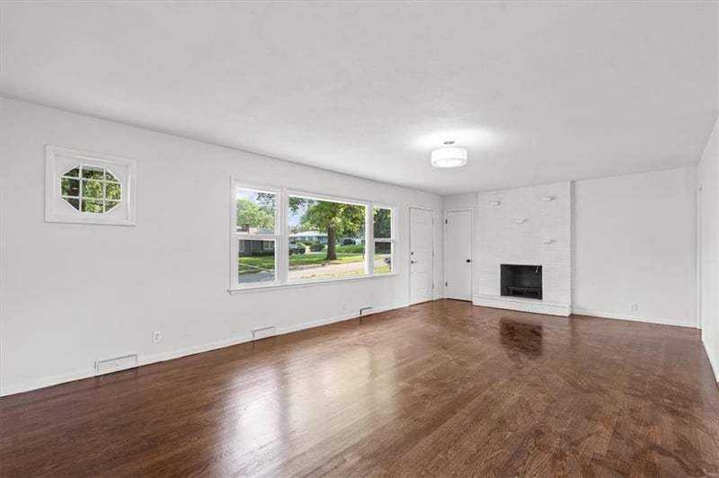 11809 48th Ter, Kansas City, MO 64133