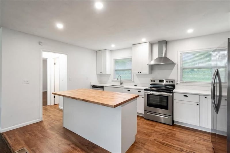 11809 E 48th Ter, Kansas City, MO 64133
