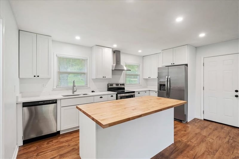11809 E 48th Ter, Kansas City, MO 64133